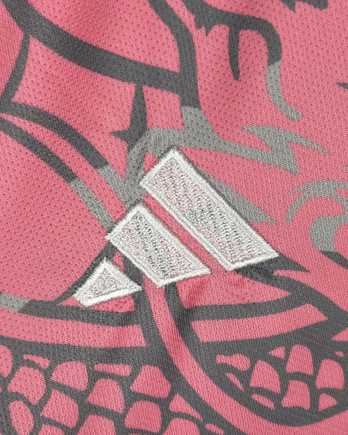 real_madrid_pink_hello_kitty_brand_copyright