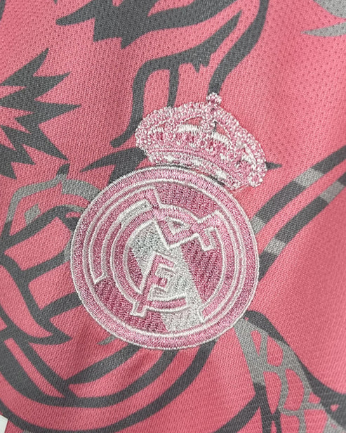 real_madrid_pink_hello_kitty_logo_copyright